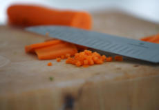 Karotten Brunoise mit Messer